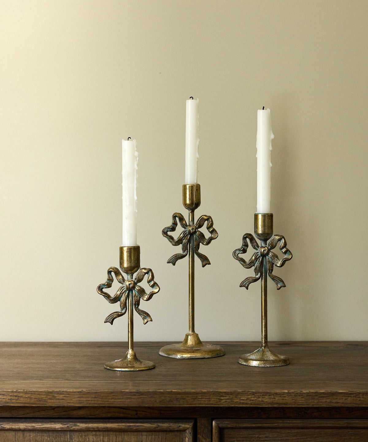 French Country Bow Design Candleholder - Medium