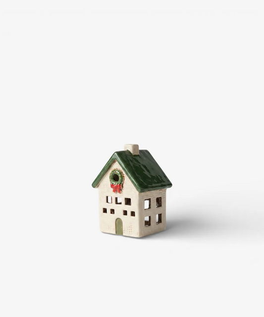 Tea Light House - Nordgard Cottage with Bow Wreath
